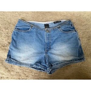 Vintage No Boundaries low rise Jean Shorts Size 7 From 90’s/00’s